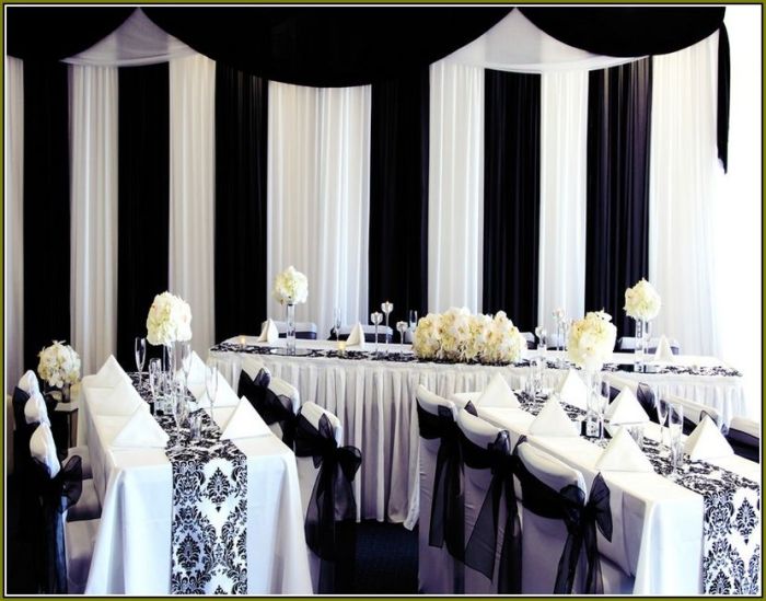 Black and white wedding table decor