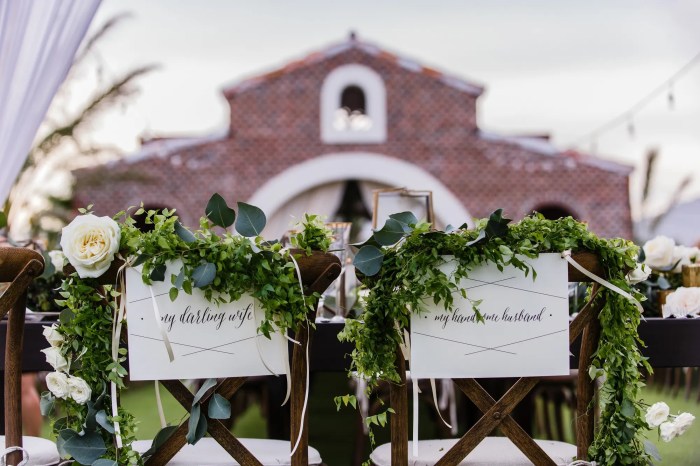 Sweetheart reception greenery groom every weddingomania tablecloth ohtheweddingday foliage bridal sequin florals grooms