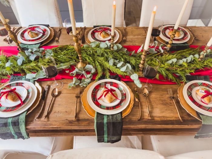 Christmas entry table decor