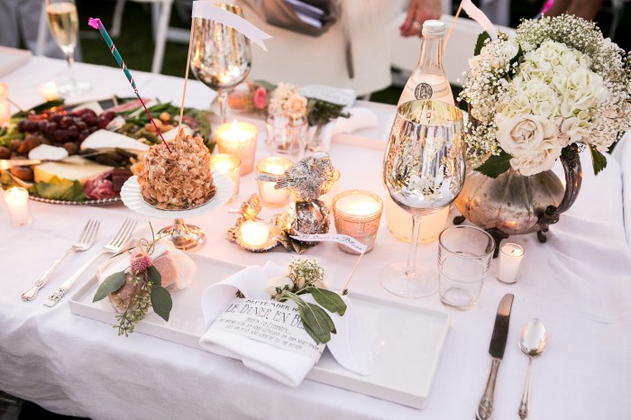 White table decor for diner en blanc