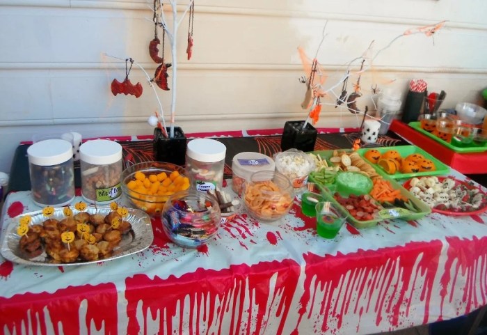 Halloween party table decor