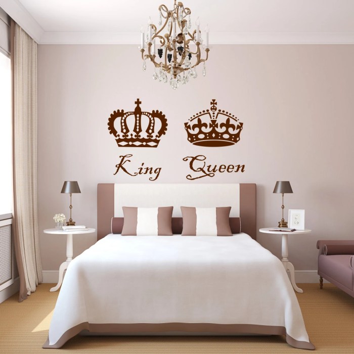 King queen wall decor